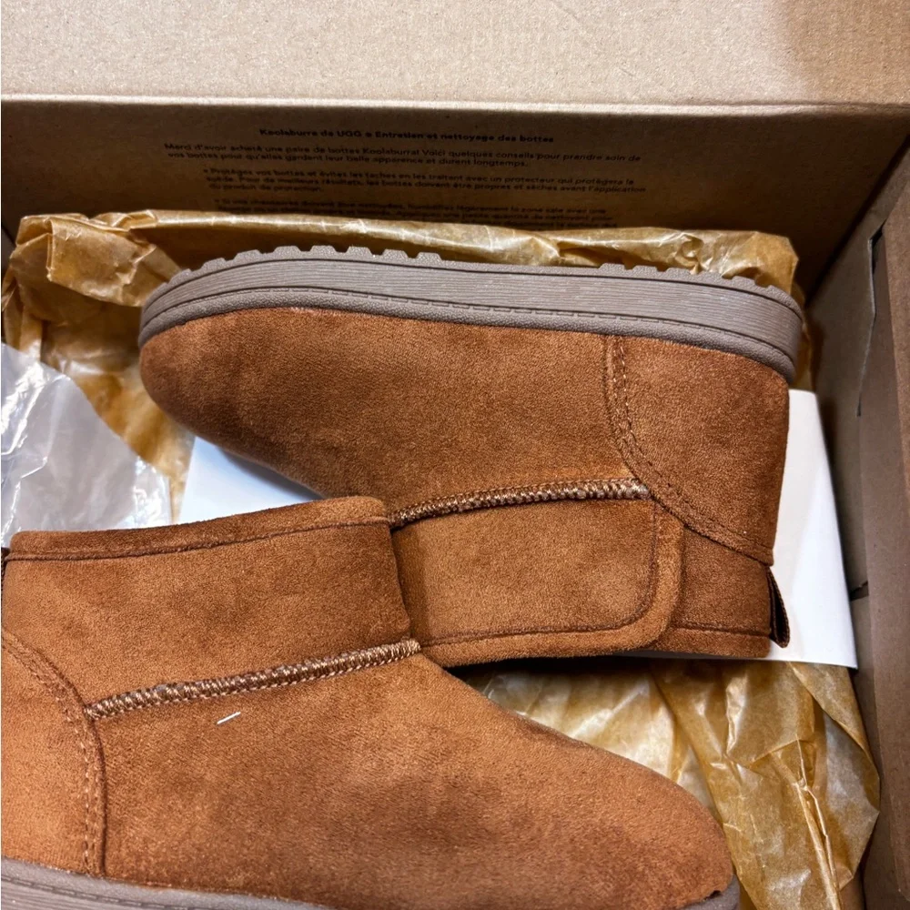 Ugg Koola Mini Girls  Toddler‎ Boots Sz 9 Suede Side Zip Chestnut